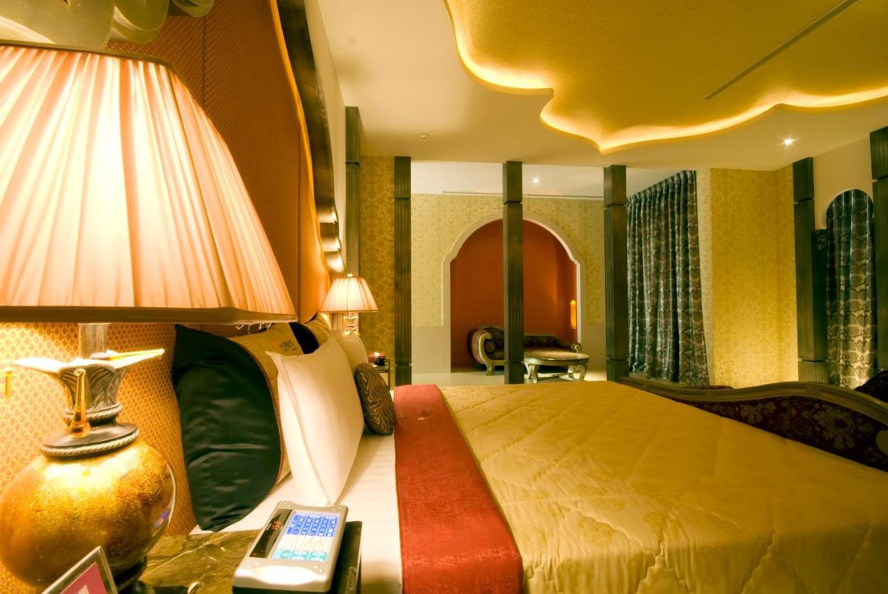 Harport Motel Kaohsiung Bagian luar foto