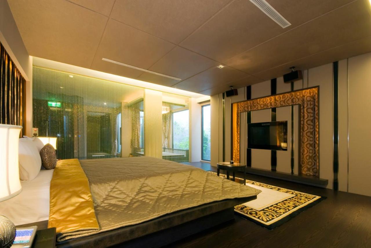 Harport Motel Kaohsiung Bagian luar foto