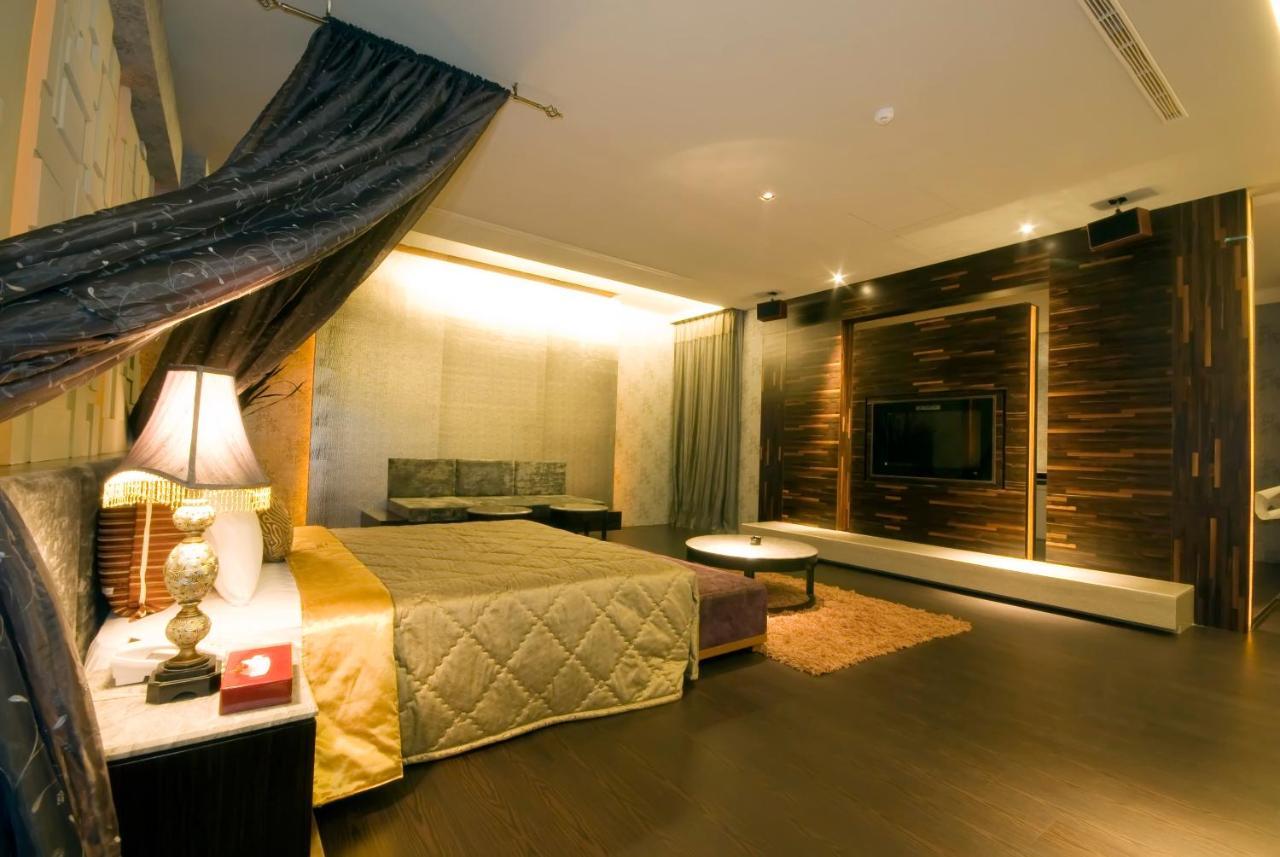 Harport Motel Kaohsiung Bagian luar foto