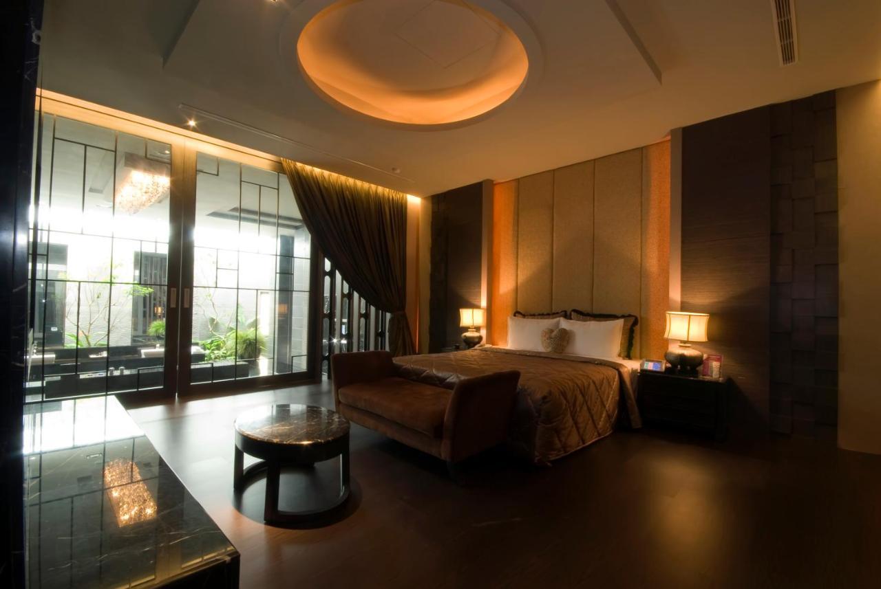 Harport Motel Kaohsiung Bagian luar foto