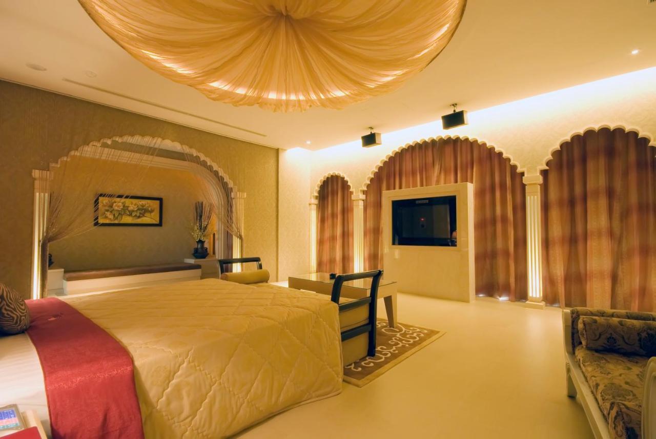 Harport Motel Kaohsiung Bagian luar foto