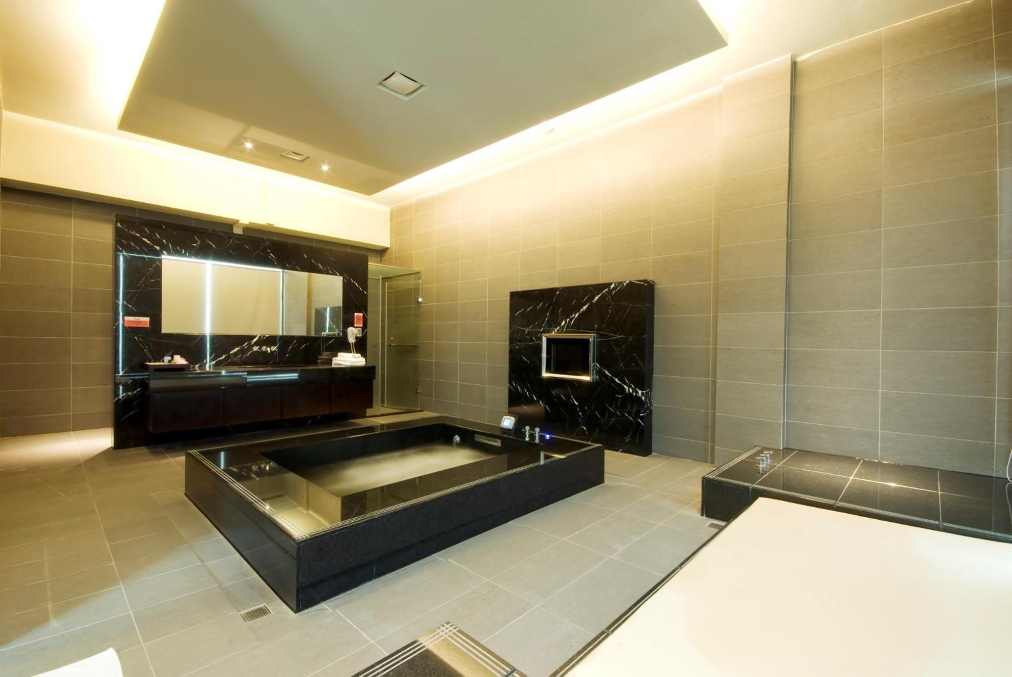 Harport Motel Kaohsiung Bagian luar foto