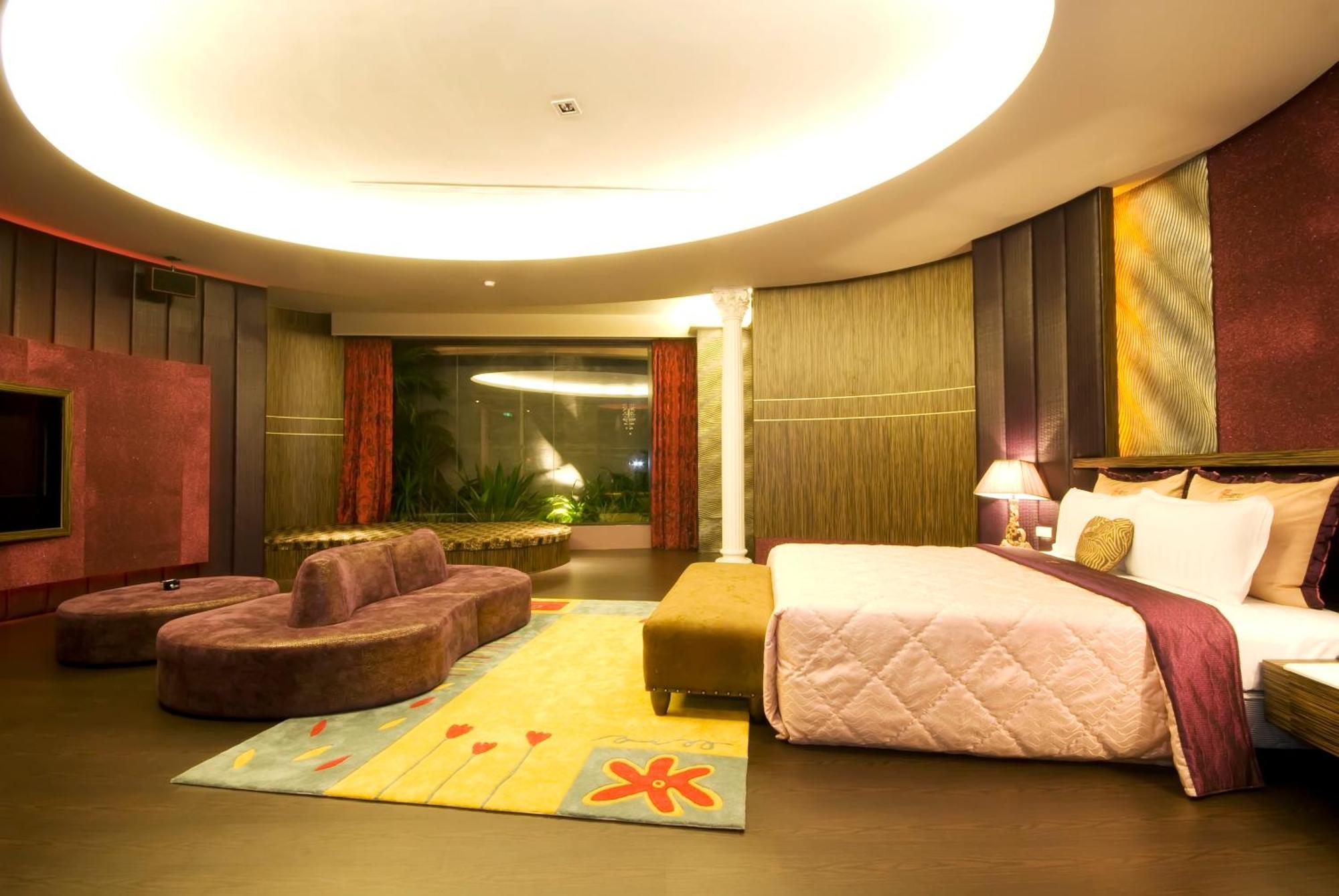 Harport Motel Kaohsiung Bagian luar foto