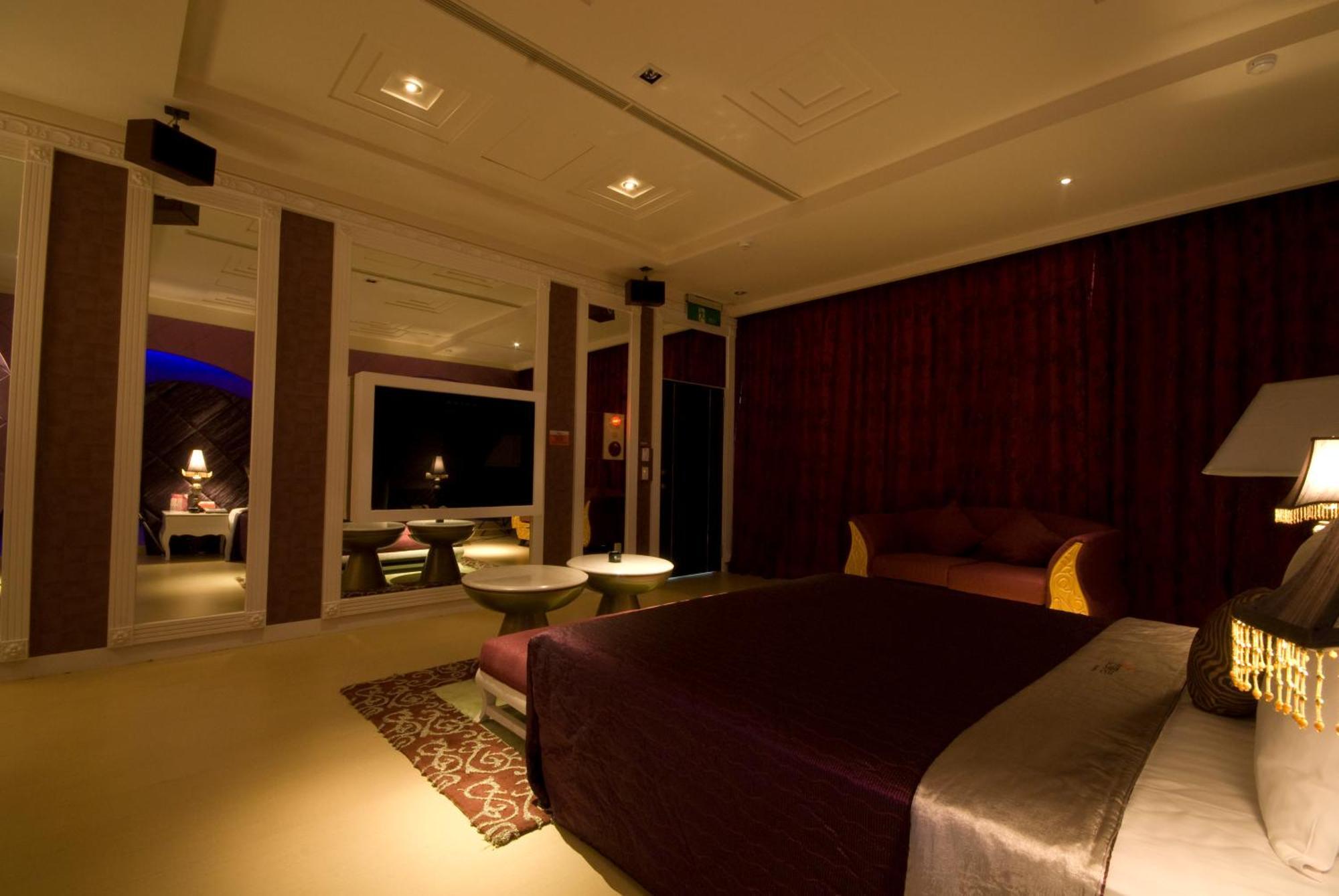 Harport Motel Kaohsiung Bagian luar foto