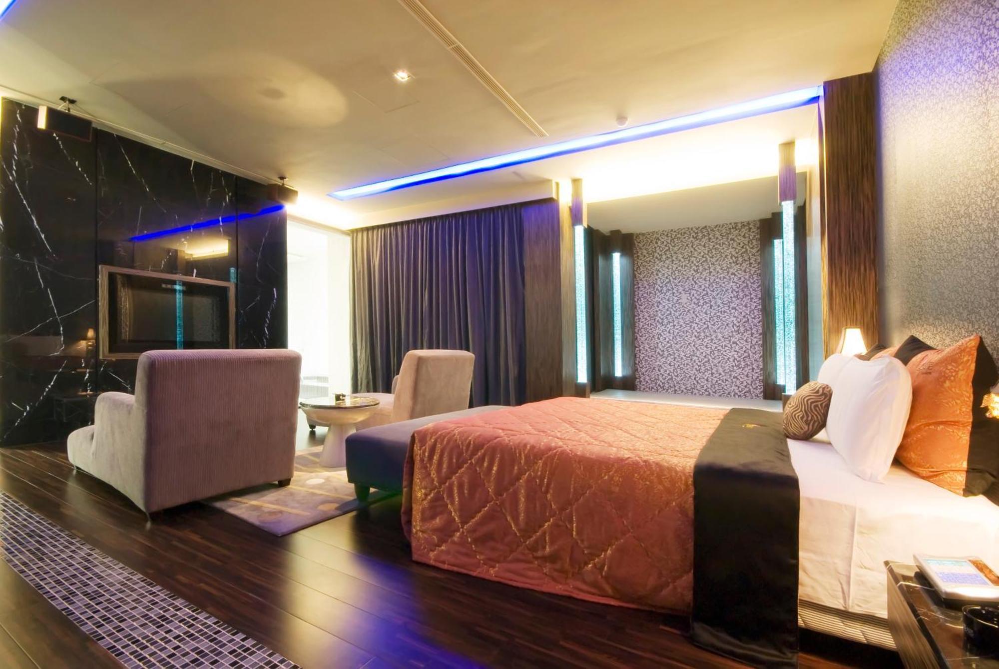 Harport Motel Kaohsiung Bagian luar foto